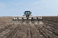 智能农机取聪慧农业系统